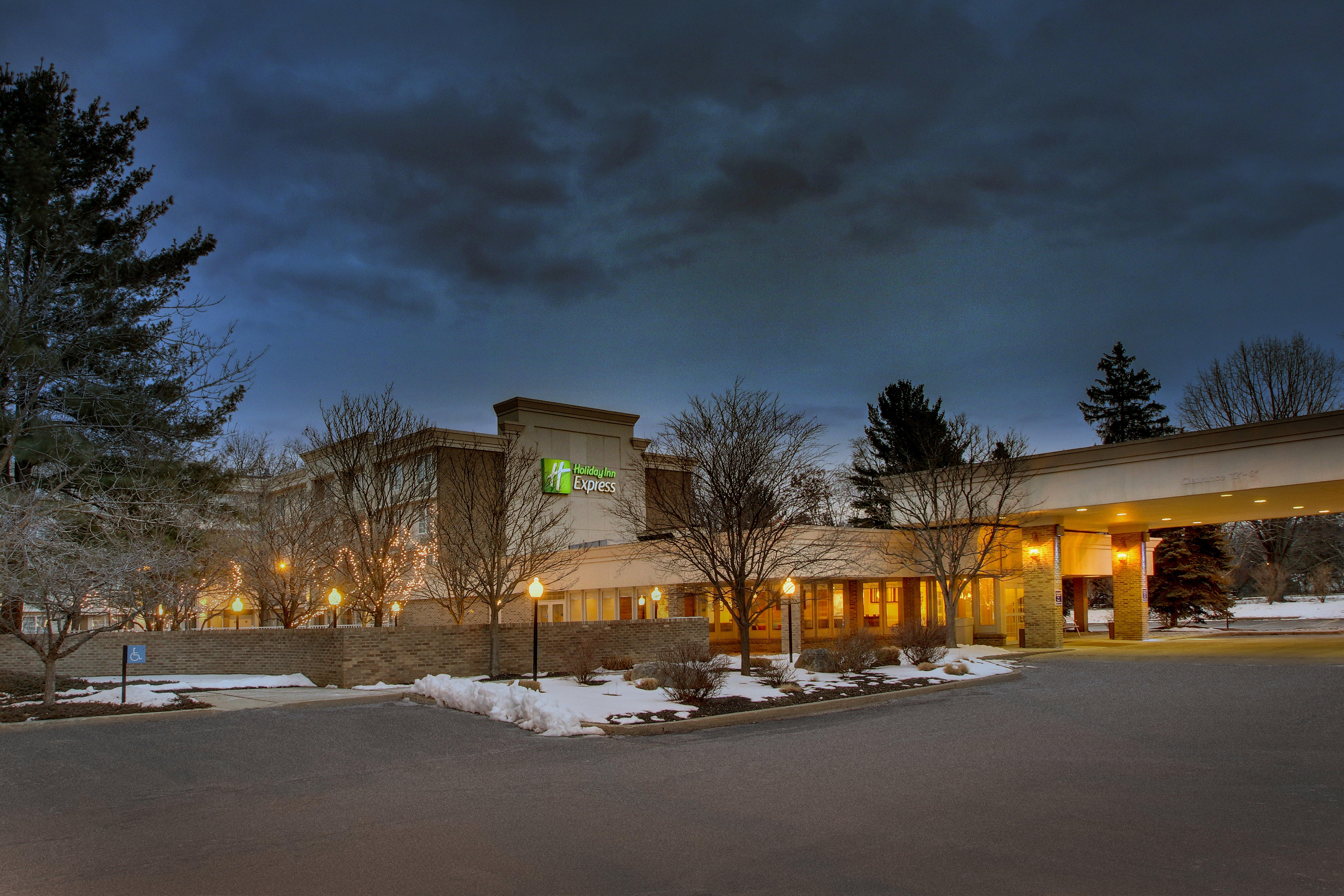 Holiday Inn Express Poughkeepsie By Ihg Ngoại thất bức ảnh